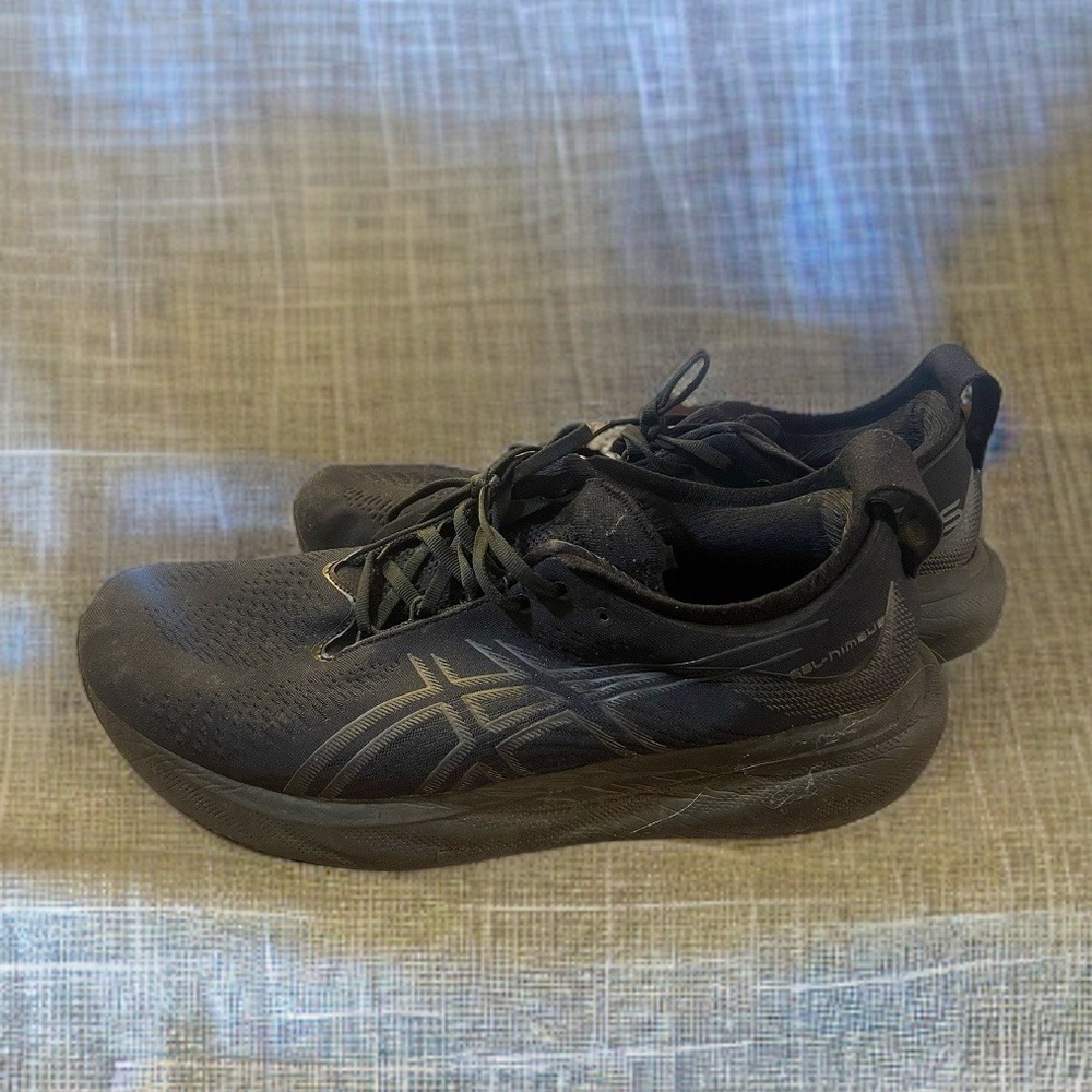 Men’s size 14 ASICS running shoes, gel nimbus